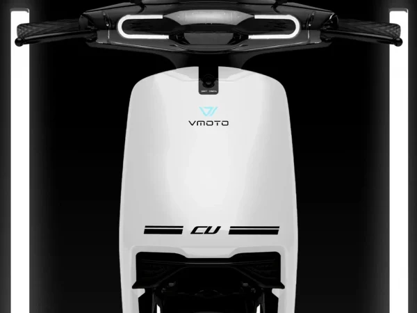 Vmoto CU blanca vista frontal